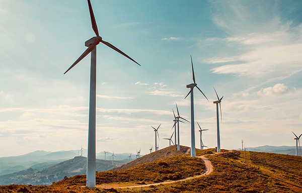 风力发电机为什么烦懑速旋转？？？