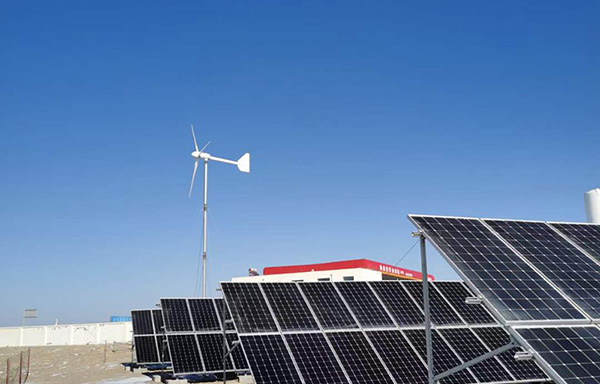 家用小型风力发电机一天能发几多电？？？